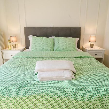 Galaxy Home Charming Apartment In Alimos Атина Екстериор снимка
